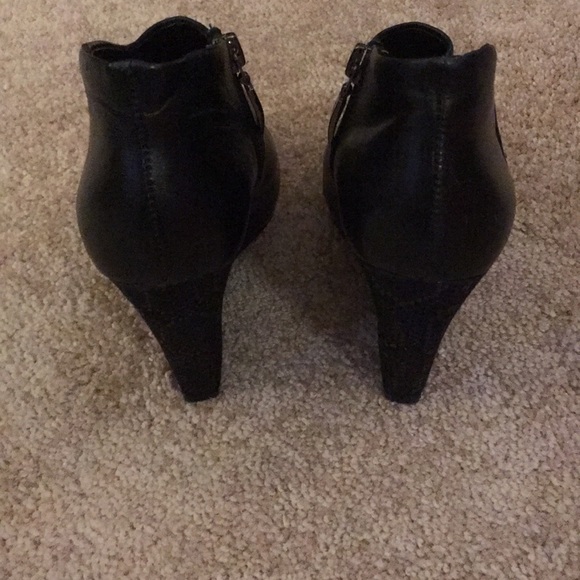 Black Leather GUESS Wedge Heel Shootie / Bootie - Picture 6 of 8